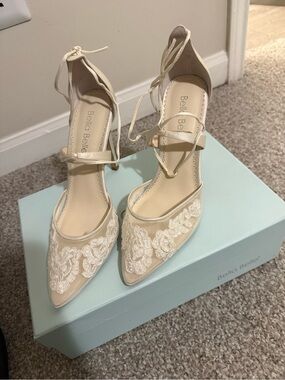 Bella Belle Women's Cream Lace Ankle-Tie Pointed Toe Heels